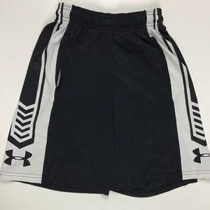 Boys Under Armour Athletic Shorts Size YXS